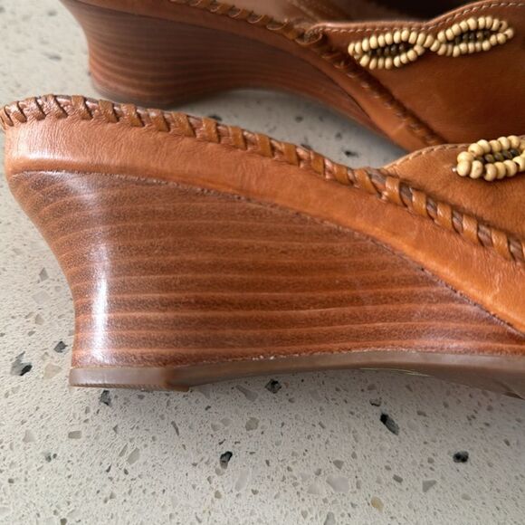 Clarks Artisan Women’s Tan Leather Beaded Boho Wedge Open Toe Sandals Shoes 7.5 - Picture 11 of 15